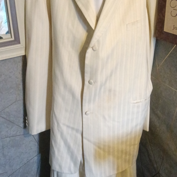 Men white suit - Picture 2 of 4